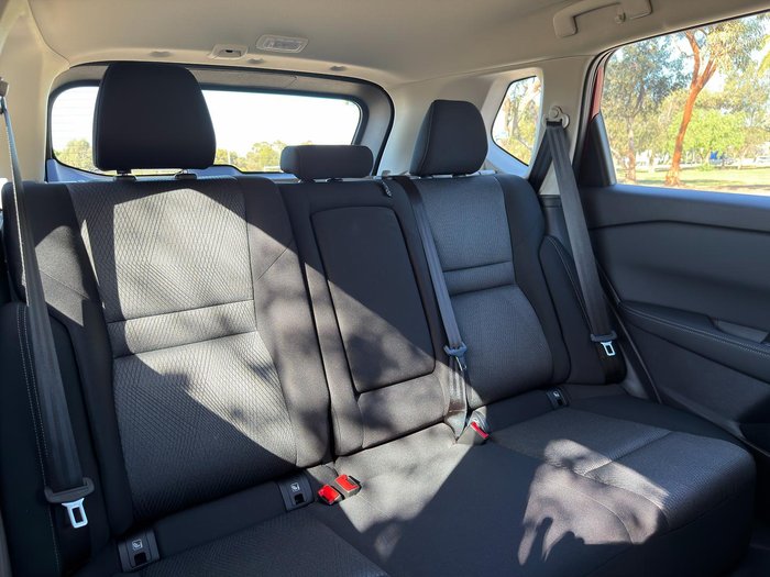 2025 Nissan X-TRAIL ST