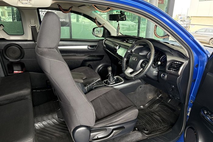 2016 Toyota Hilux SR5