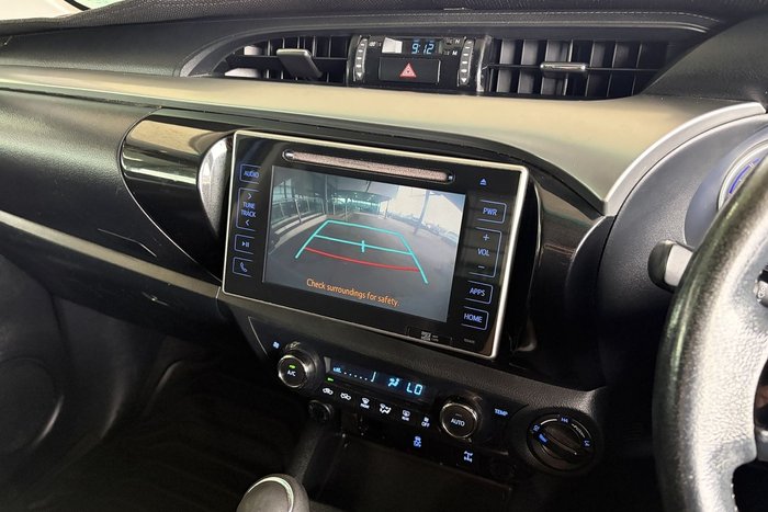 2016 Toyota Hilux SR5