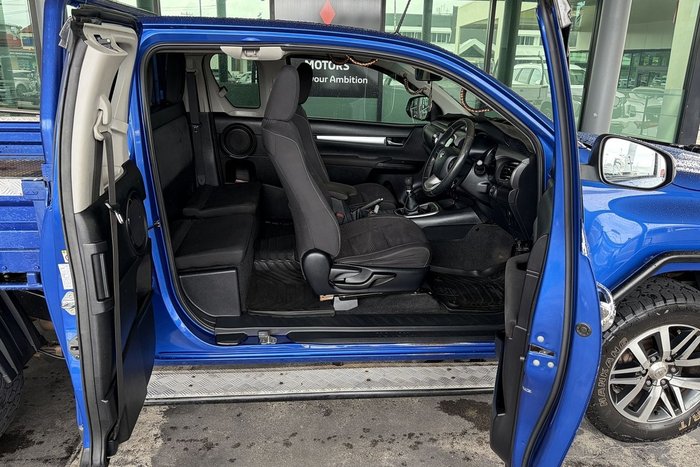 2016 Toyota Hilux SR5