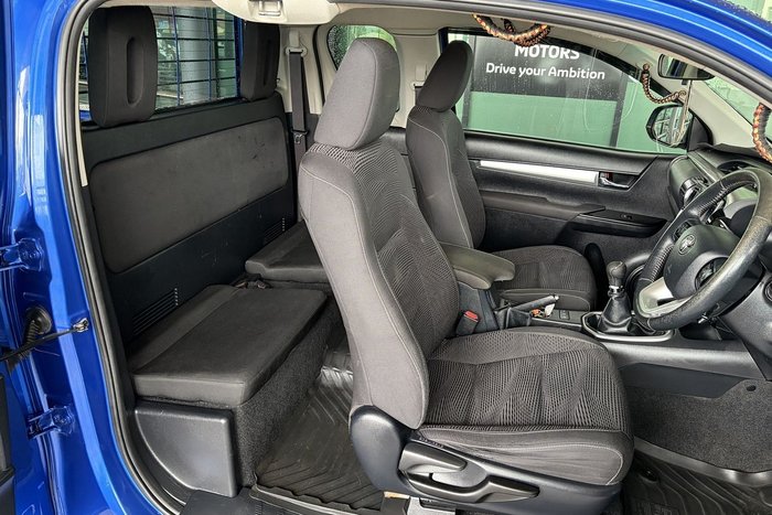 2016 Toyota Hilux SR5