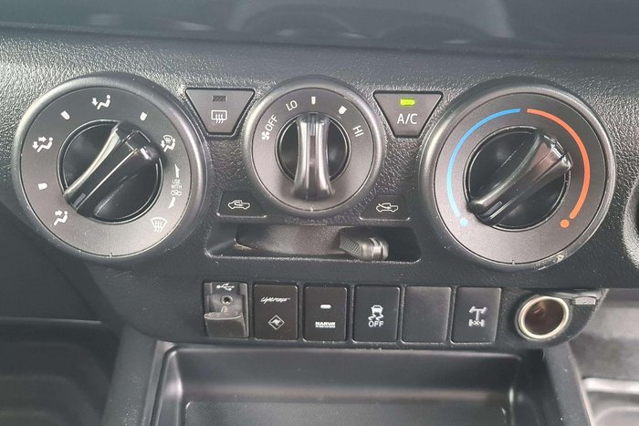 2020 Toyota Hilux SR