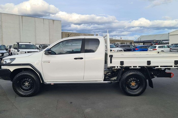 2020 Toyota Hilux SR