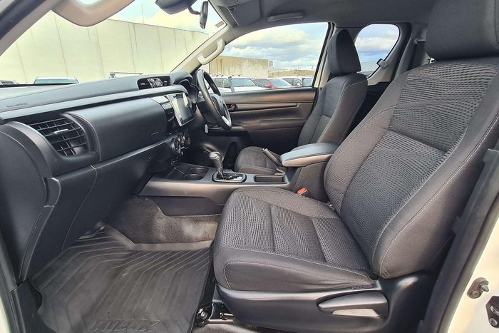 2020 Toyota Hilux SR