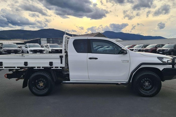 2020 Toyota Hilux SR