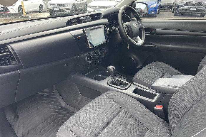 2020 Toyota Hilux SR