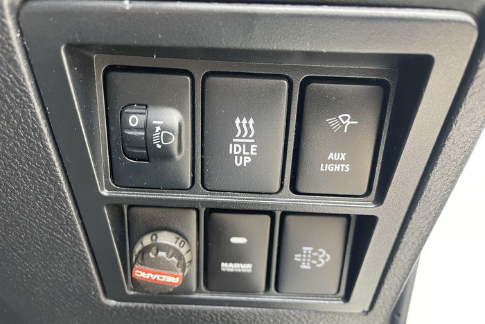 2020 Toyota Hilux SR