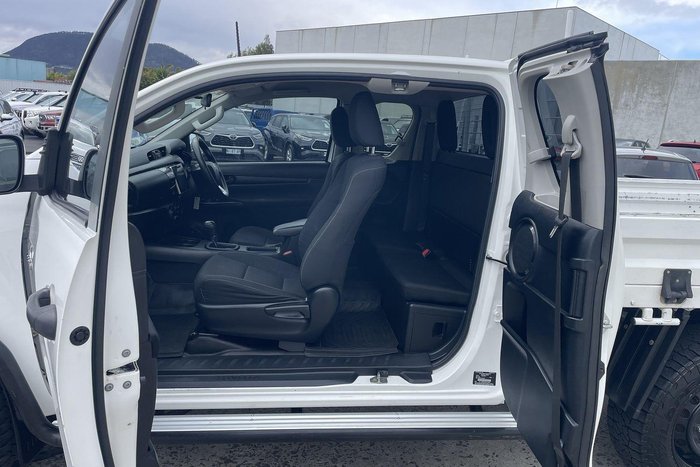2020 Toyota Hilux SR