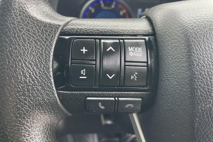 2020 Toyota Hilux SR
