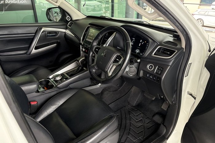 2020 Mitsubishi Pajero Sport Exceed