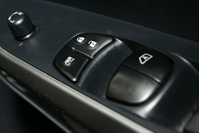 2023 Nissan Navara SL