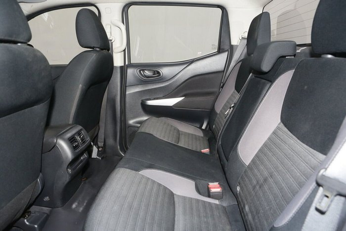 2023 Nissan Navara SL