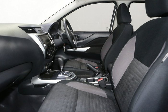 2023 Nissan Navara SL