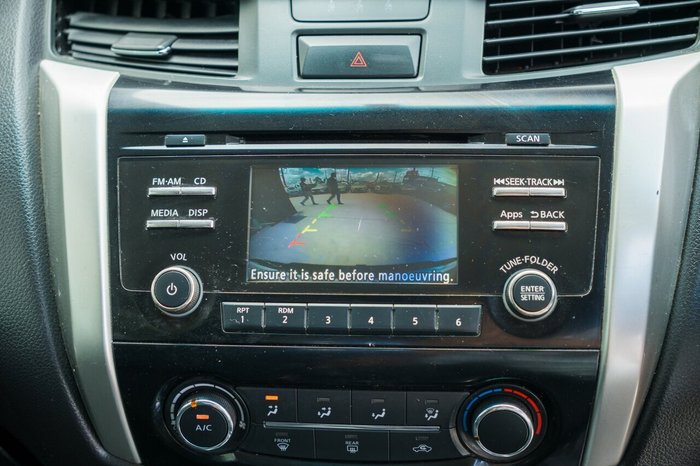 2019 Nissan Navara SL