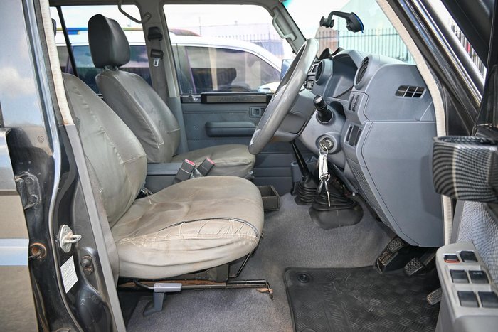 2011 Toyota Landcruiser GXL