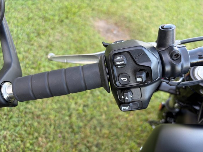 2025 INDIAN SCOUT BOBBER Black