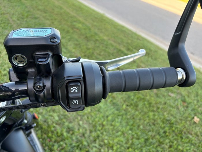 2025 INDIAN SCOUT BOBBER Black