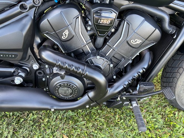 2025 INDIAN SCOUT BOBBER Black