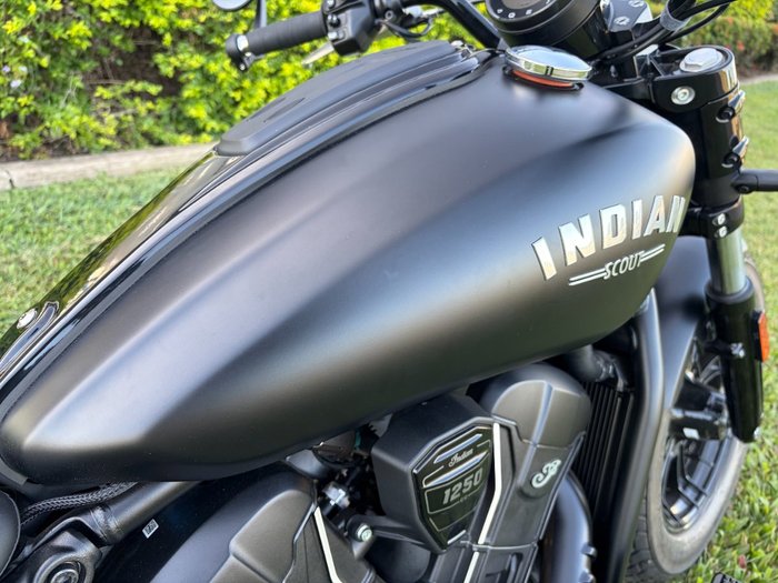 2025 INDIAN SCOUT BOBBER Black