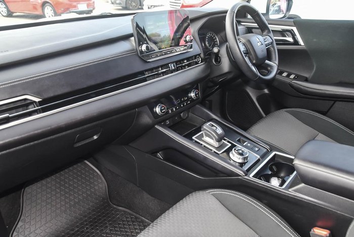 2022 Mitsubishi Outlander LS