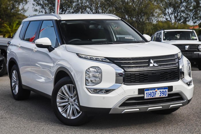 2022 Mitsubishi Outlander LS