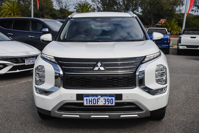 2022 Mitsubishi Outlander LS