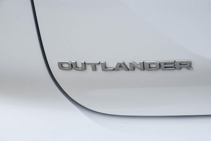2022 Mitsubishi Outlander LS