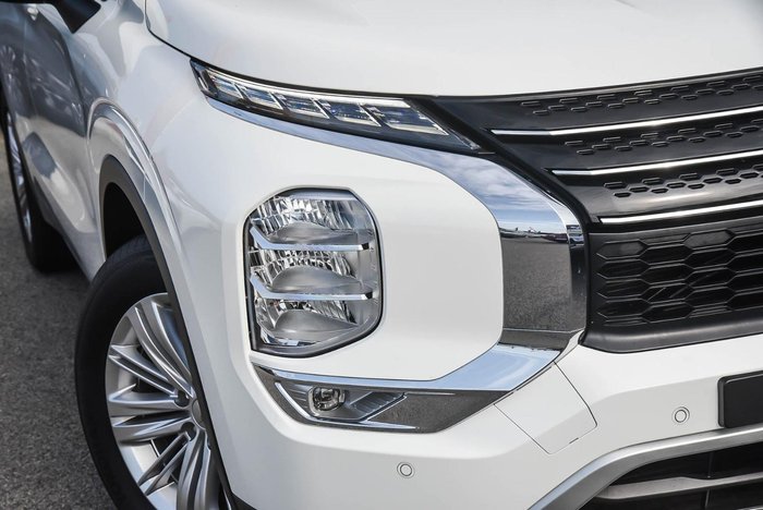 2022 Mitsubishi Outlander LS