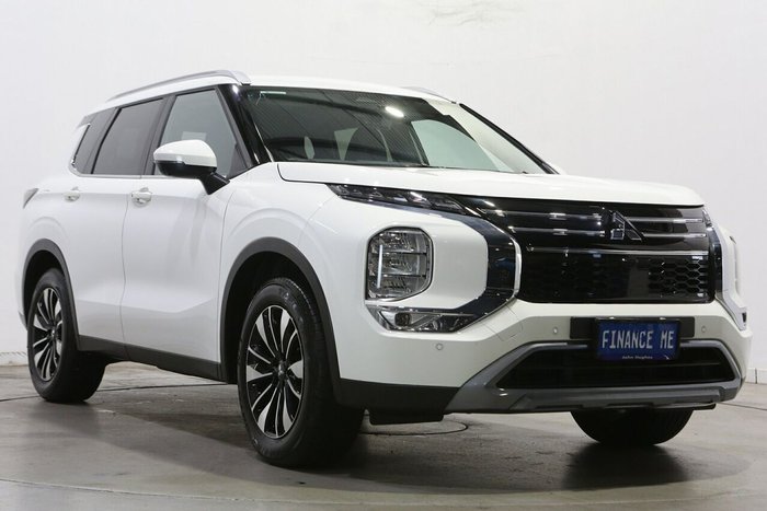 2025 Mitsubishi Outlander LS
