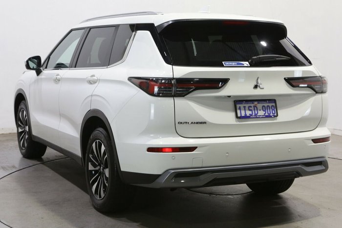 2025 Mitsubishi Outlander LS