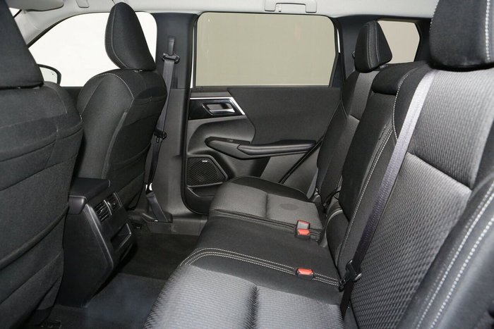 2025 Mitsubishi Outlander LS