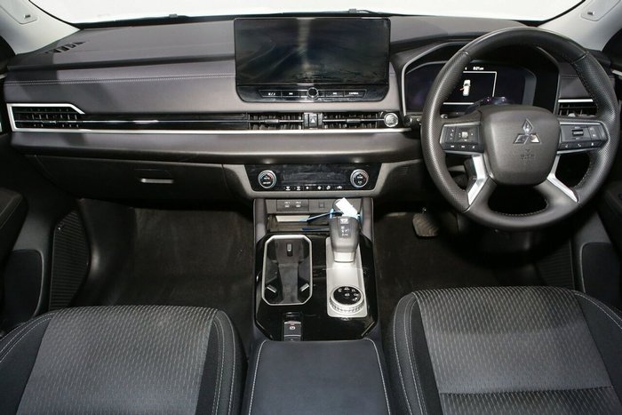 2025 Mitsubishi Outlander LS