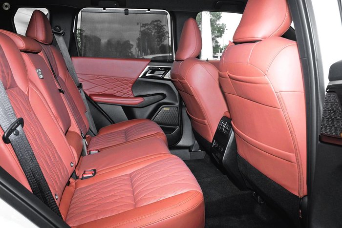 2025 Mitsubishi Outlander Exceed Tourer