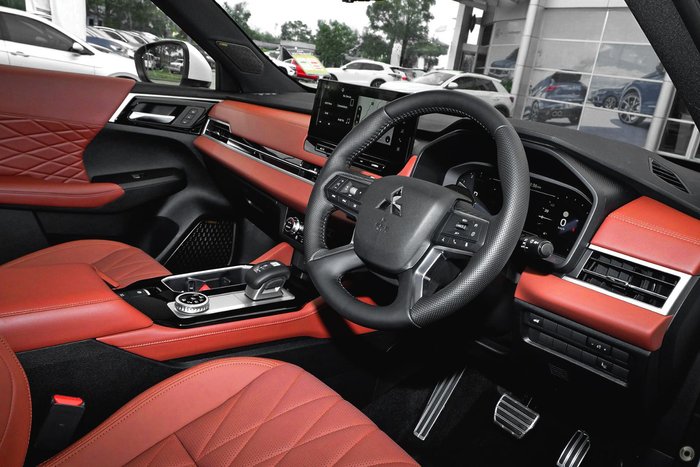 2025 Mitsubishi Outlander Exceed Tourer