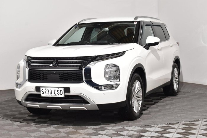 2022 Mitsubishi Outlander LS