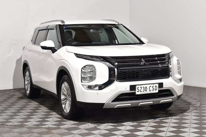 2022 Mitsubishi Outlander LS