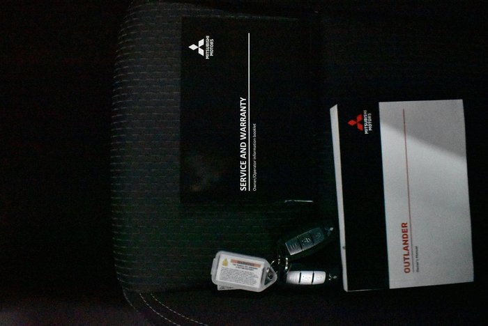 2022 Mitsubishi Outlander LS