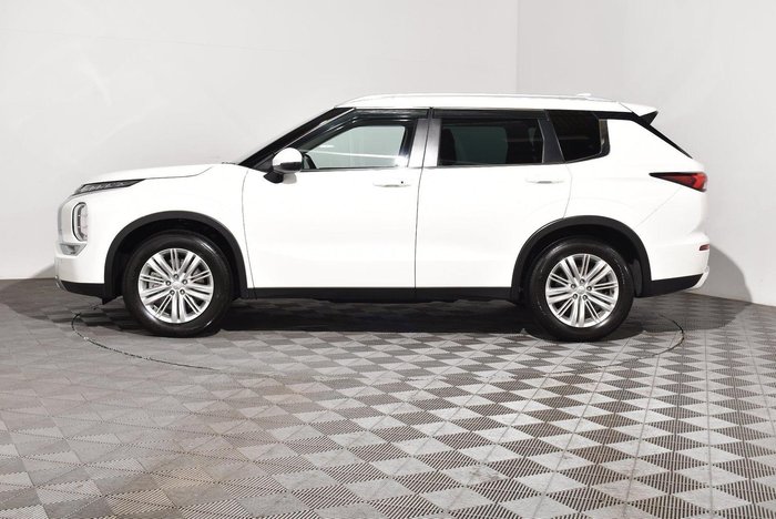 2022 Mitsubishi Outlander LS