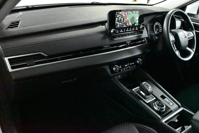 2022 Mitsubishi Outlander LS