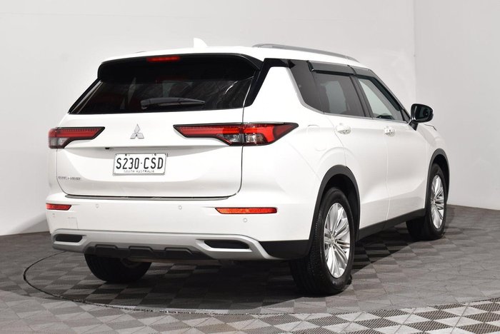 2022 Mitsubishi Outlander LS