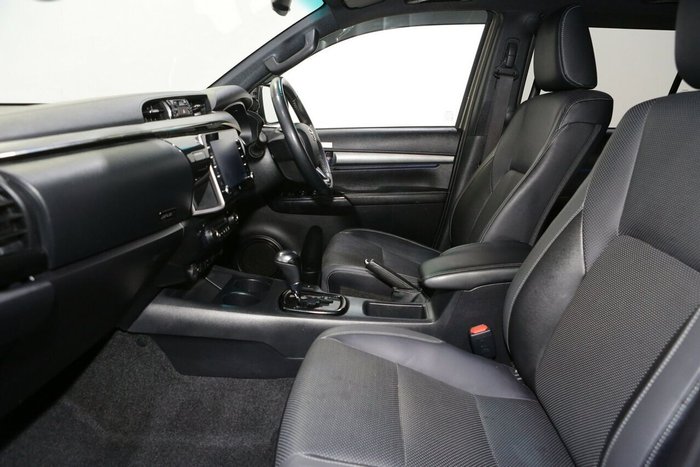 2023 Toyota Hilux Rogue