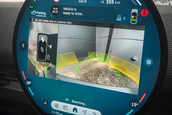 2025 MINI Aceman JCW E Favoured