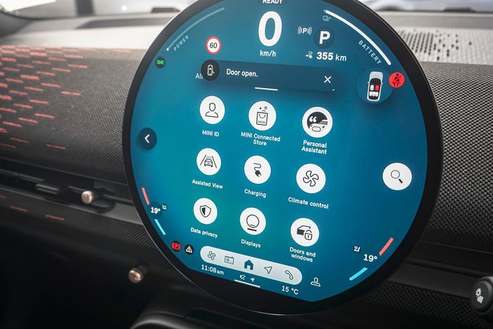 2025 MINI Aceman JCW E Favoured