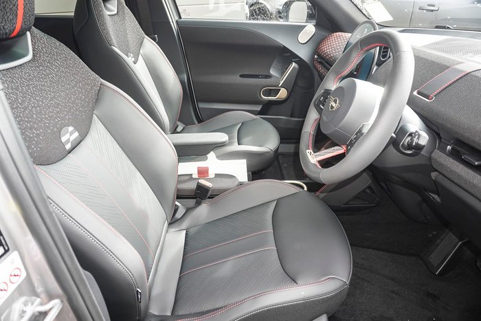 2025 MINI Aceman JCW E Favoured