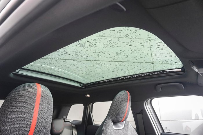 2025 MINI Aceman JCW E Favoured