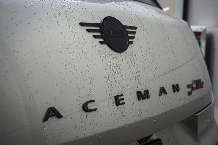 2025 MINI Aceman JCW E Favoured