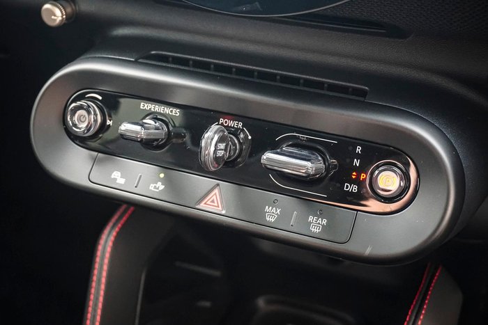 2025 MINI Aceman JCW E Favoured