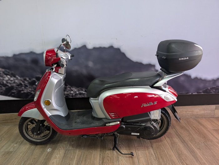 2017 SYM SYMPHONY ST 200i RED