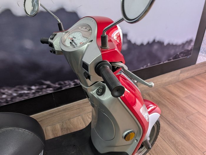 2017 SYM SYMPHONY ST 200i RED