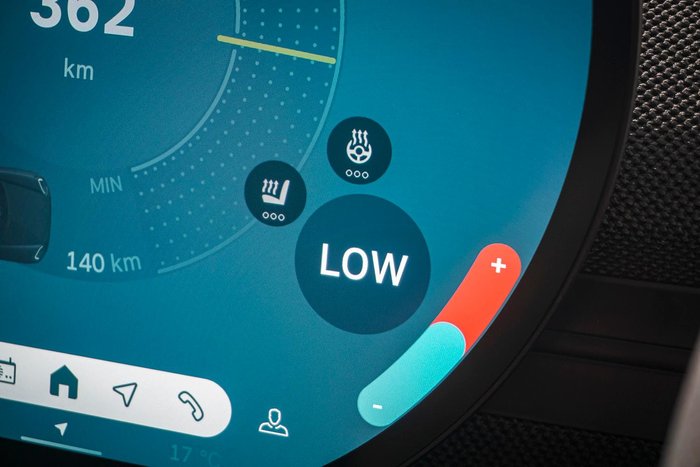 2025 MINI Aceman JCW E Favoured